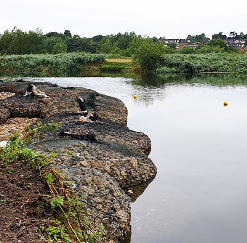 Protecting-an-exposed-gas-pipe-on-river-avon-with-aquarockbag-case-study-845X831