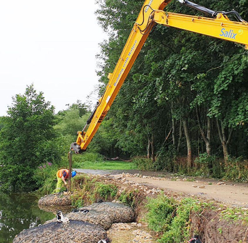 protecting-an-exposed-gas-pipe-on-river-avon-with-aquarockbag-case-study-845X831-img2