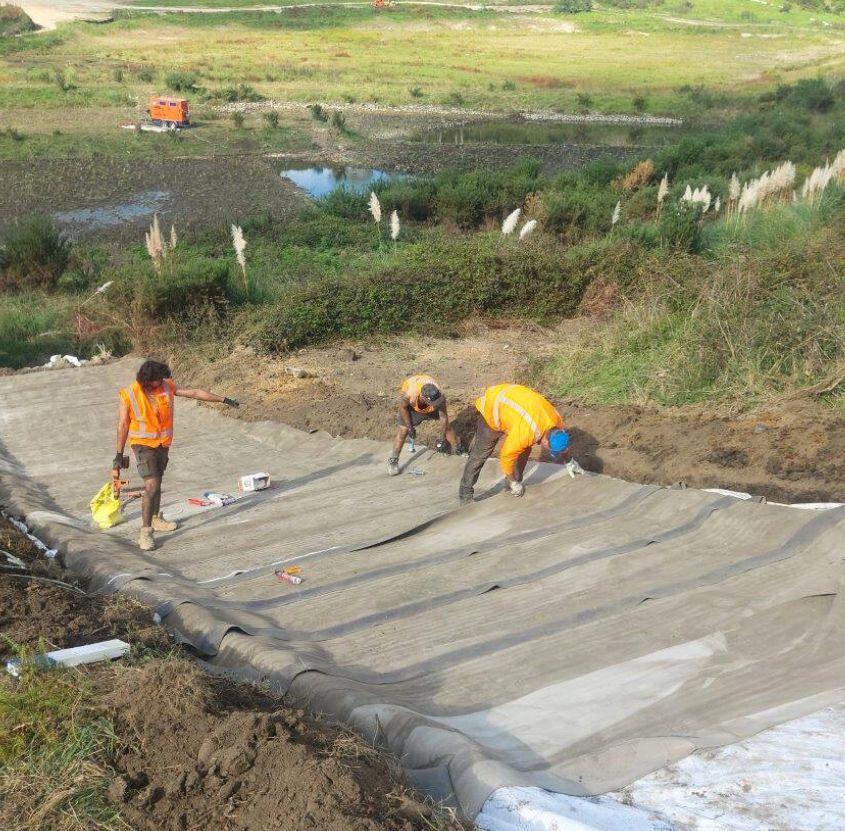 constructing-an-overland-flow-path-in-pyes-pay-with-concrete-canvas-case-study-845X831-img2