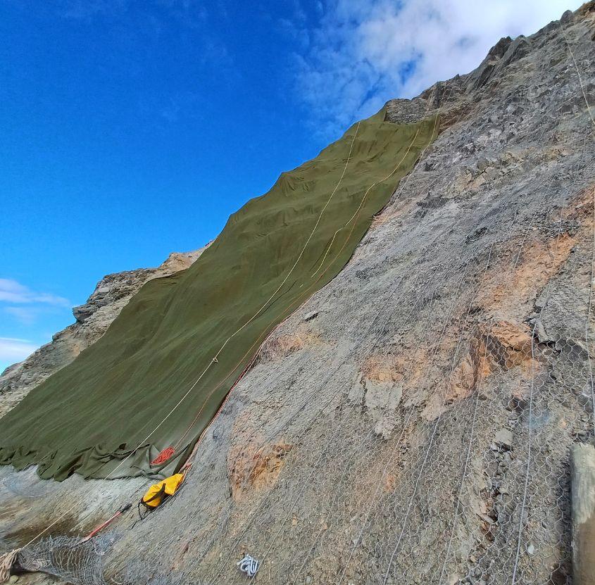 rockfall-protection-at-cardrona-alpine-resort-with-steelgrid-hr-and-grassroots-case-study-845X831-img1