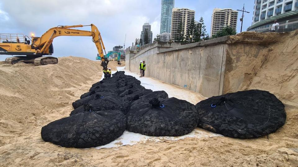 aquarockbag restores surfers paradise_1